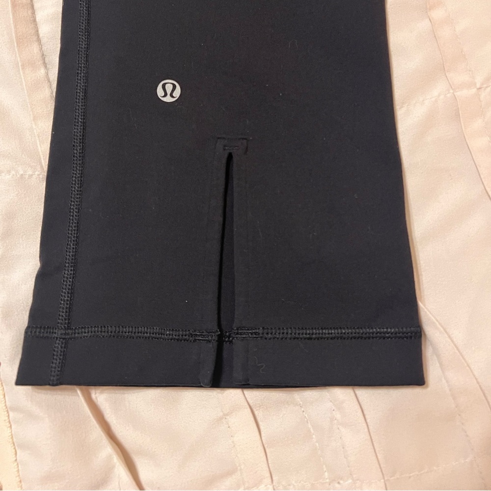 Lululemon Yoga Leggings Womens Size 8 Black Pink Cropped Capris Slit - Picture 11 of 12
